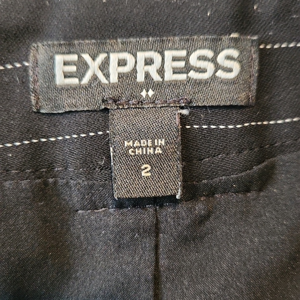Express Black & White Pin Stripe Skirt - Picture 10 of 11
